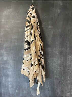 NWT Ann Taylor Abstract Geometric Stripe Scarf Beige Black White Rayon Wrap